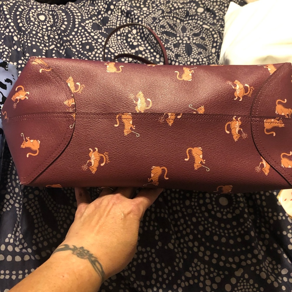 **SOLD**Coach Reversable Party Cat Tote - Picture 6 of 13
